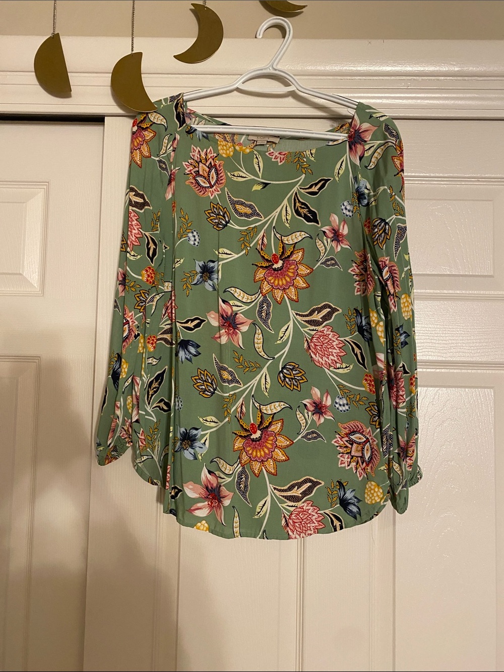 Women's Floral Long-Sleeve Top - Sage Green -